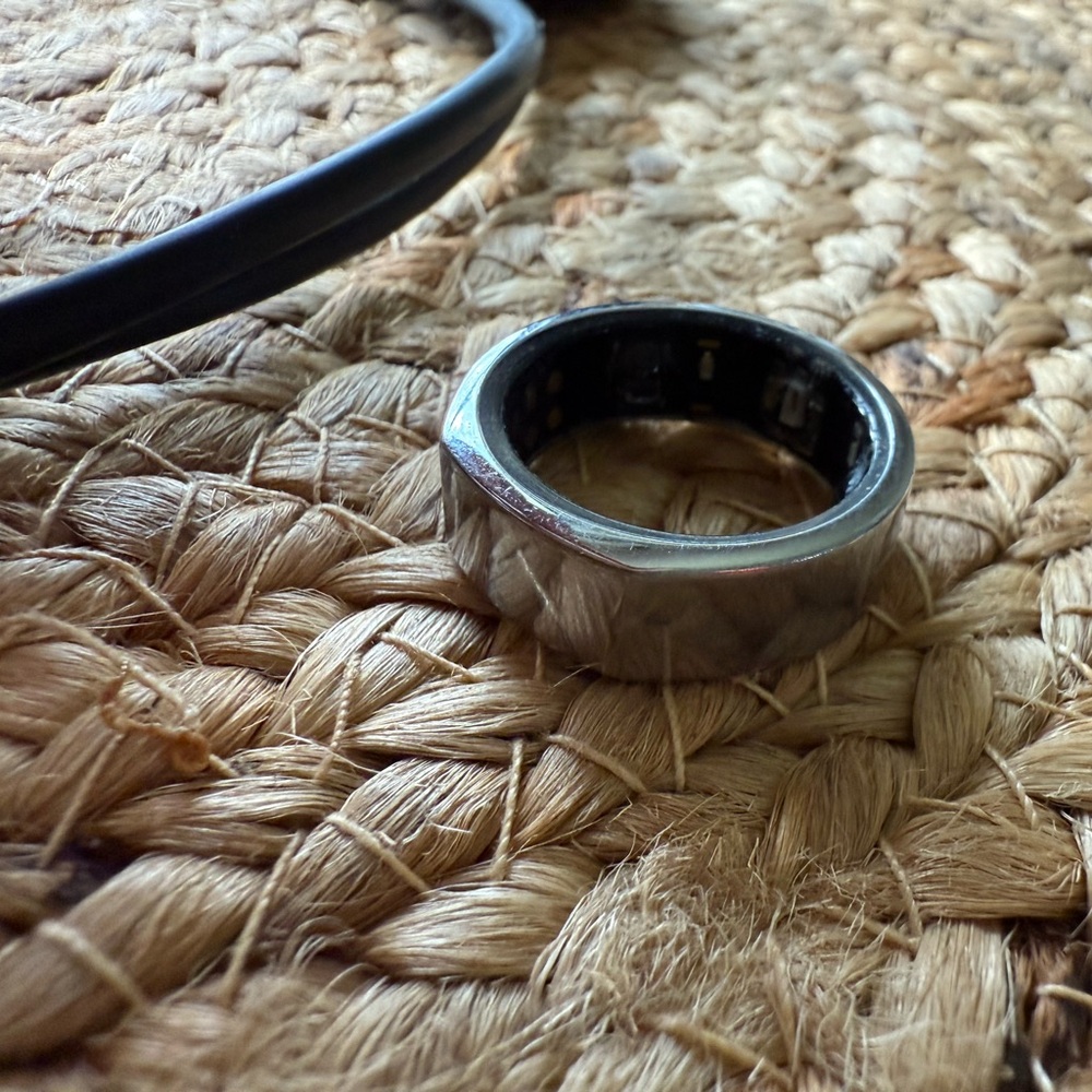 Oura Silver Smart Ring (Silver)